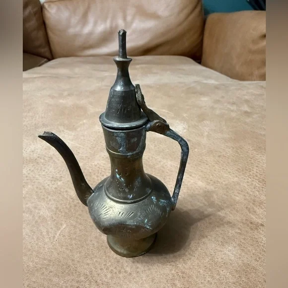 Vintage Etched Brass Mini Teapot/Coffee Pot With A Long Spout Ornate - Picture 2 of 6
